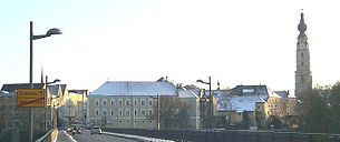 Braunauer Stadtkern, von der Innbrücke aus gesehen