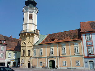 Das Rathaus mit dem Rathausturm