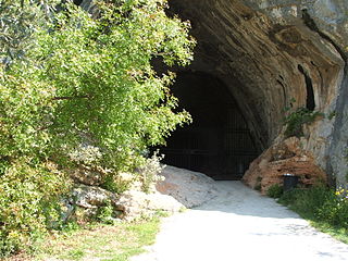 Grotte di Toirano-uscita.JPG