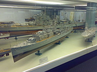 HMS Scylla (98) model.jpg
