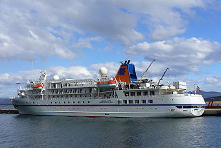 MS Bremen - Ushuaia.JPG