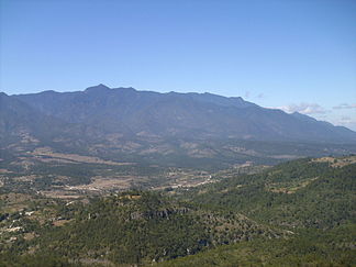 Der Gebirgszug Cordillera de Celaque (Cerro Las Minas in der linken Bildhälfte)