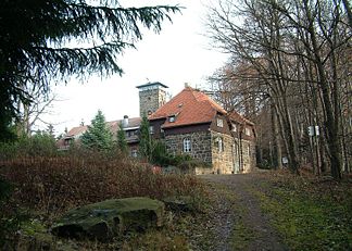 Berggasthof mit Turm