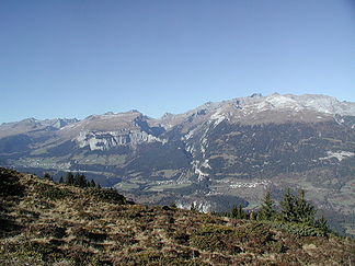 Blick vom Bot da la Crusch gegen Nordwesten: Flimserstein, Trin, Ringelspitz