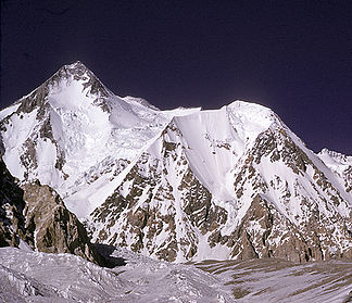 Die Südwestseite des Hidden Peak, rechts der Südgipfel (G 0)