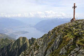 Blick vom Gipfel Richtung Nordosten (Ascona, Locarno, Magadinoebene, Tessin (Fluss))