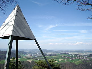 Blick von der Hochwacht Richtung Eglisau (links) und Buchberg (rechts).