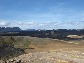 Blick vom Gipfel des Leirhnjúkur in die Caldera der Krafla