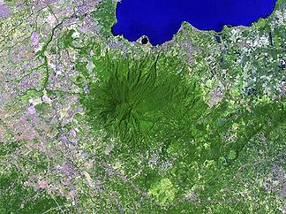 Satellitenbild des Gebietes um den Berg