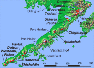 Alëutenkette auf der Alaska-Halbinsel mit einigen Vulkanen
