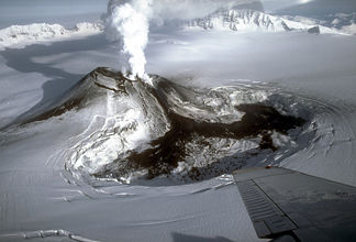 Mount Veniaminof 1983/84