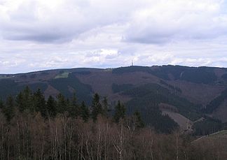 Der Schomberg von Süden (Oberbecken vom Pumpspeicherwerk Rönkhausen)