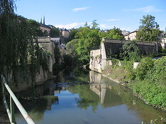Die Alzette an der Mündung der Petruss in Luxemburg (Stadt)