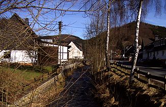 Elsoffbach in Alertshausen mit hist. Steinbogenbrücke