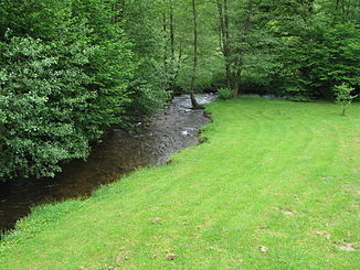 Der Fluss bei der Moulin du Roc, im Gemeindegebiet von Domps.