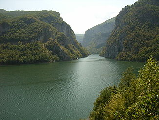 Mündung des Lim in die Drina südwestlich von Višegrad