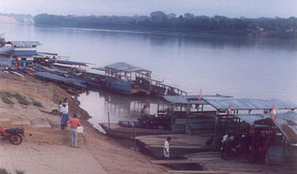 Fähren über den Río Madre de Dios bei Puerto Maldonado