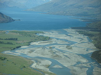 Mündung des Makarora in den Lake Wanaka