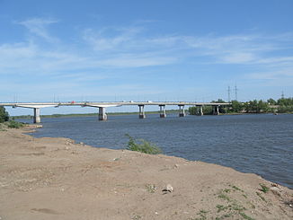 Brücke über die Samara in Samara unweit der Mündung