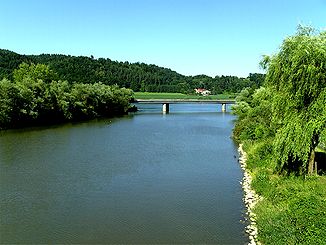 Die Vils in Vilshofennahe der Mündung in die Donau