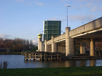 J. den Uylbrug (Benannt nach dem ehemaligen niederländischen Ministerpräsidenten Joop den Uyl