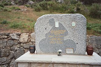 Das Grabmal von René Vietto auf der Passhöhe des Col de Braus