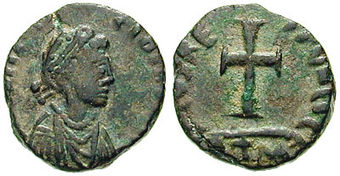 Galla Placidia auf einer von ihrem Sohn Valentinian III. geprägten Münze