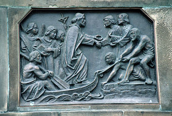Bonifatius kommt von England, Relief auf dem Sockel der Statue des Hl. Bonifatius von Werner Henschel (1830) in Fulda (Detail)