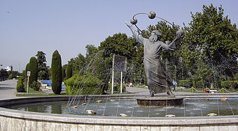 Statue von Al-Biruni im Laleh-Park in Teheran
