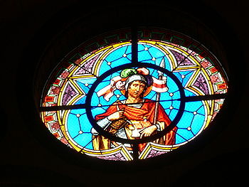 Pfarrkirche Aigen: Neogotisches Buntglasfenster mit St.Florian