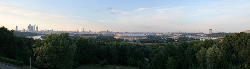 Panoramablick auf Moskau von der Aussichtsplattform der Sperlingsberge