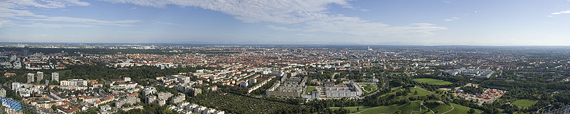Panorama der Stadt München vom Olympiaturm aus gesehen