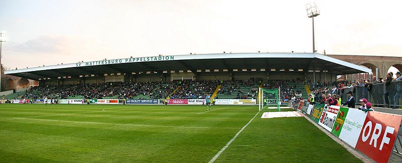 Im Frühjahr 2009 präsentiert sich das Pappelstadion als reine Fußballarena für 15.700 Besucher