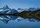 Schreckhorn (4.078 m, rechts der Mitte) vom Bachalpsee aus gesehen